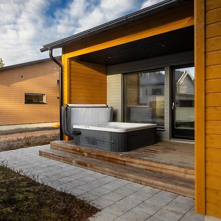 Premium Lapland Villa With Jaguzzi روفانييمي المظهر الخارجي الصورة